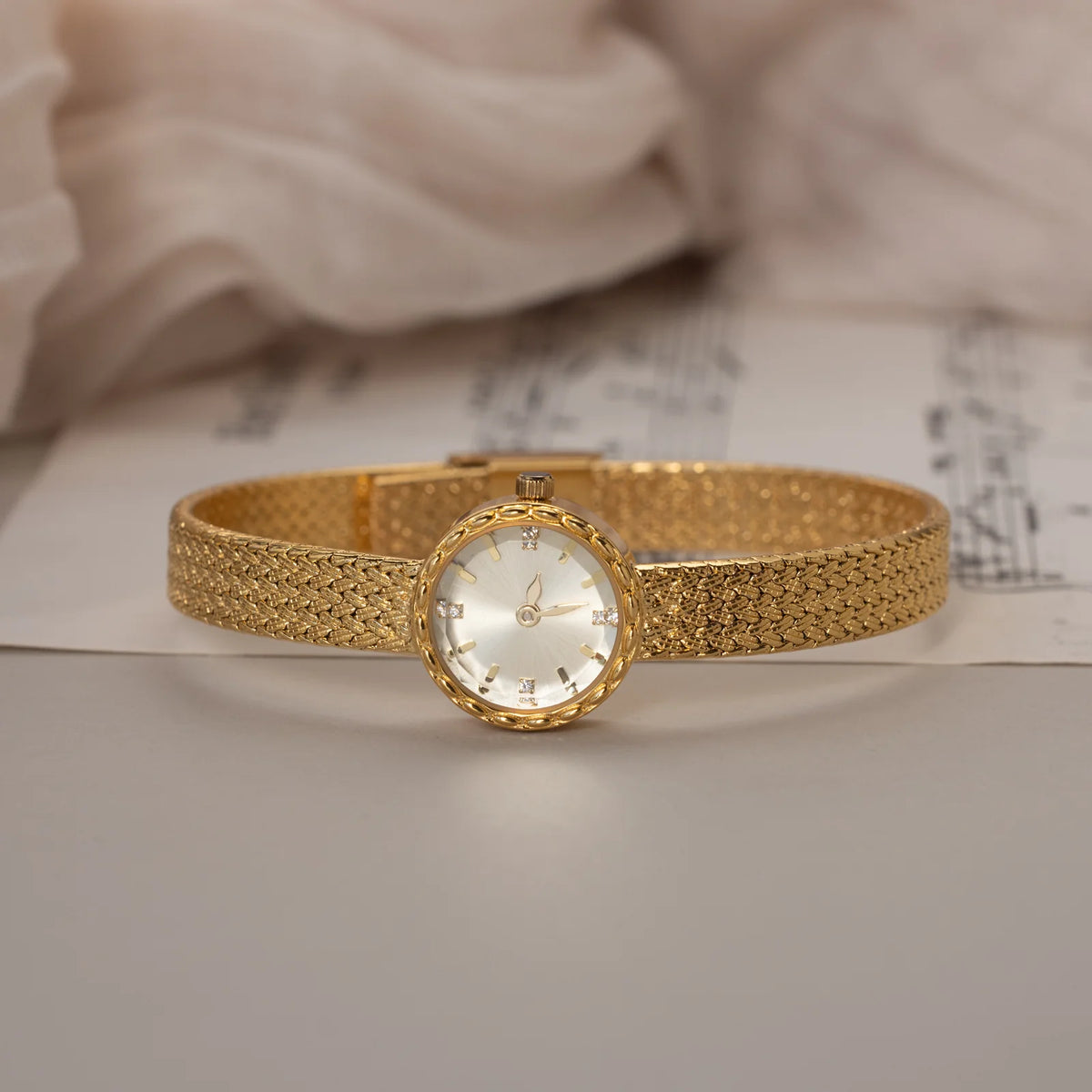 Eloi retro watch