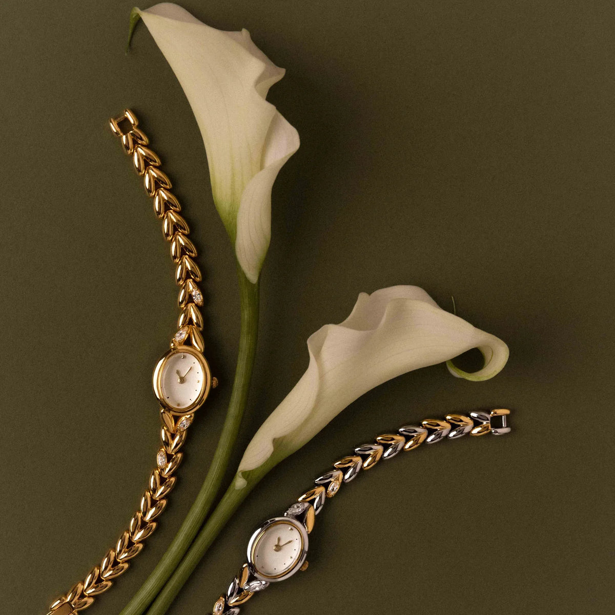 Oval watch with inlay