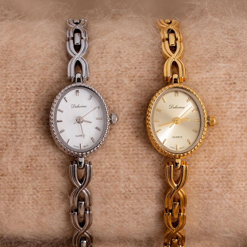 2025 New Women's Bracelet Watch with Artistic Temperament Compact Mini Retro Light Luxury  Watch